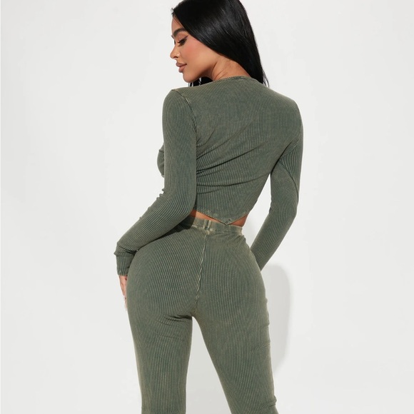Fashion Nova Janie Olive Legging Set - Picture 3 of 8